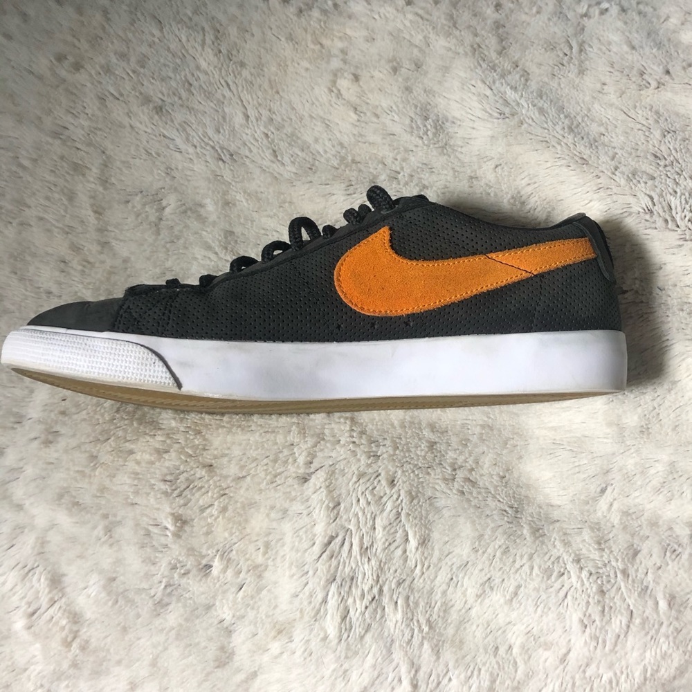 Nike SB Cats Paw Sneakers